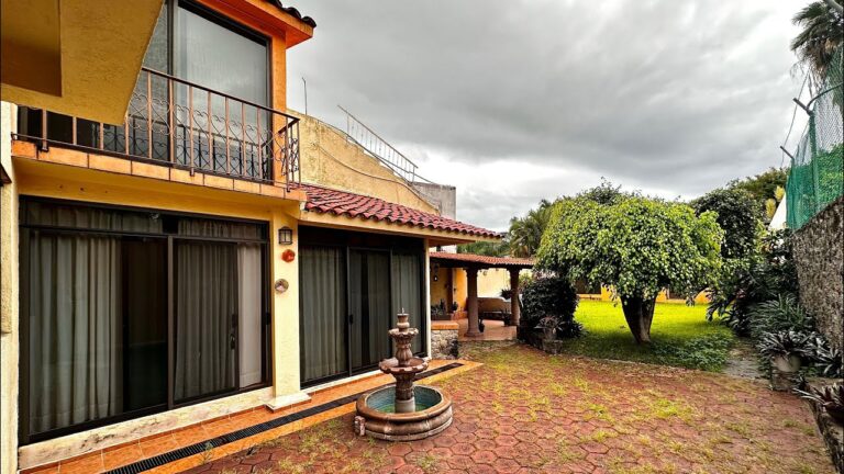 Disfruta la magia de un jacuzzi en el balcón