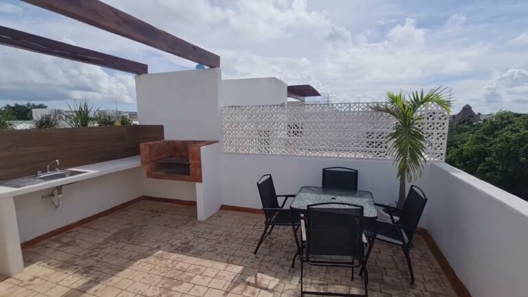 Rel&aacute;jate: Disfruta de un Jacuzzi Privado en el Balc&oacute;n