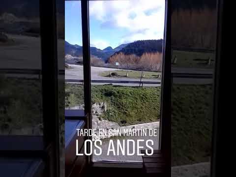 Momentos de Relax en un Jacuzzi con Vistas Deslumbrantes